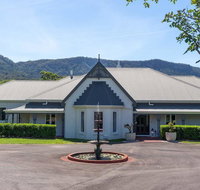 Cowley House - stunning entertainer views pool - Local Tourism