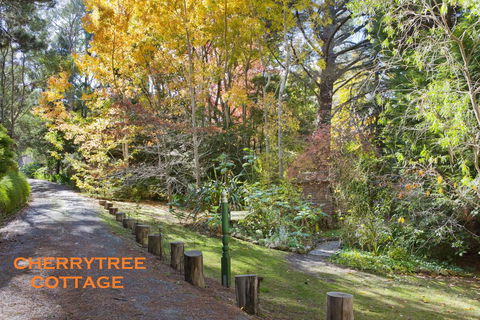 Crafers Cottages - Accommodation Australia 1