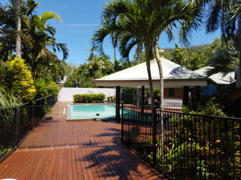 Crazy About Cairns Resort Living - 6 Bedrooms - Accommodation Australia 1