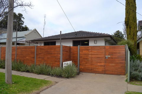 Crisands Of Echuca - Local Tourism 0