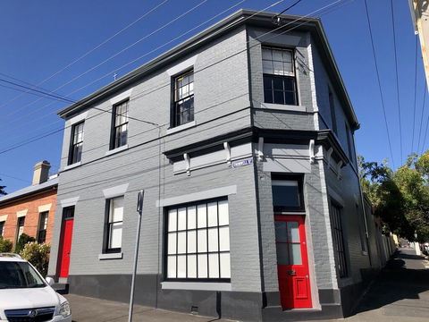 Cromwell Apartment - 3 Red Doors Battery Point - Australia Shopping 0