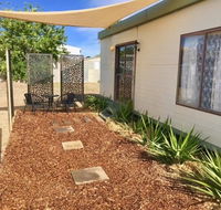 Cute Private Studio Flat with AIRCON - Local Tourism