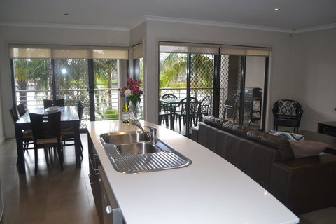 Cypress Waterview Spa Apartment - 37B - Accommodation Australia 1