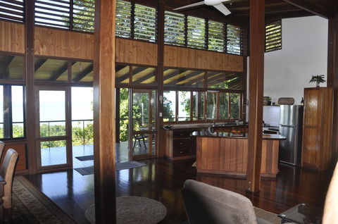 Daintree Oceanview Retreat - Holiday Home - Bed n Breakfasts 2