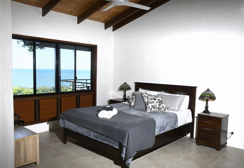 Daintree Oceanview Retreat - Holiday Home - Bed n Breakfasts 3