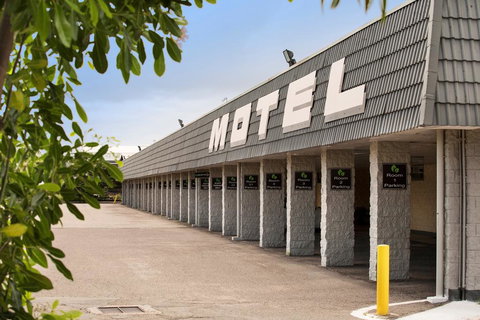 Dalrymple Hotel - Local Tourism 0