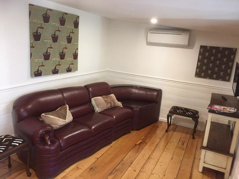 Darcy's Cottage On Piper - Local Tourism 1