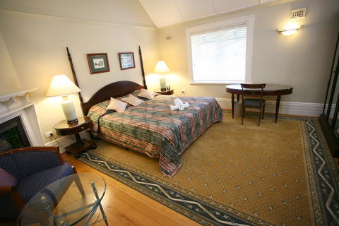 Darcy's Hotel - Accommodation Australia 3