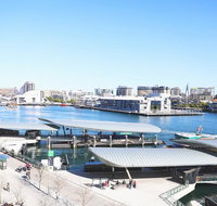 Darling harbour Waterview Luxury Apartment - Bed n Breakfasts