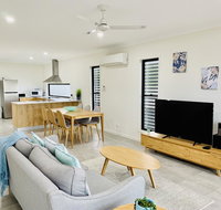 DAYDREAMING Airlie Beach Water views  only 200m to boardwalk. - Accommodation Australia
