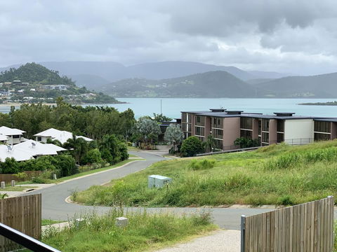 DAYDREAMING Airlie Beach, Water Views & Only 200m To Boardwalk. - Accommodation Australia 2