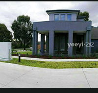 Decent new master room with private bathroom for one or two - Australia Shopping