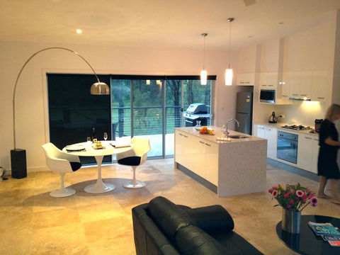 Deja Vu Estate - Accommodation Australia 0