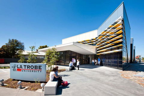 Delicate And Peaceful Bundoora Townhouse 10 - Accommodation Australia 1