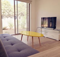 Delicate and Peaceful Bundoora Townhouse 20-R4 - Accommodation Australia