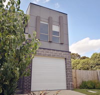 Delicate and Peaceful Bundoora Townhouse 7-R4 - Accommodation Australia