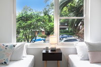 DENHAM DAZE I677 -L'Abode