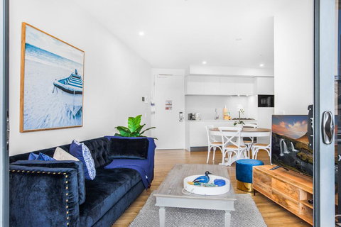 Designer Apartment With Luxury Amenities - Australia Shopping 0