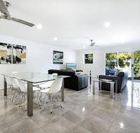 Diamond Beach 3 Bedroom Poolside Apartment - Accommodation Australia