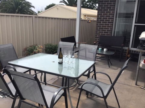 Discover Warilla - Bright And Airy Townhouse Near The Beach And Lake - Accommodation Australia 2