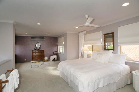 Dolphin 3 Bedroom House By Shoalwater Executive Homes - Accommodation Australia 2