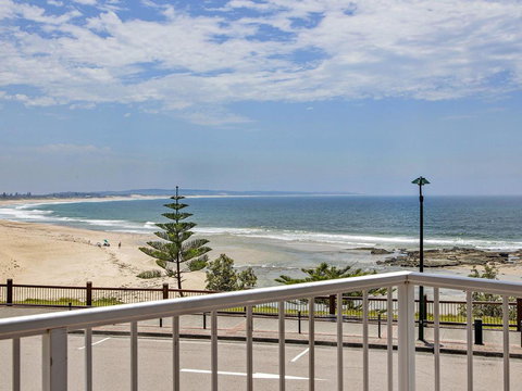 Dolphin Court 4 - Local Tourism 1