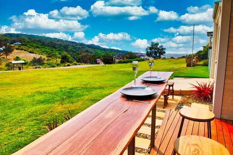 Dolphin Studio Apartment, 1a Ocean Street - Accommodation Australia 2