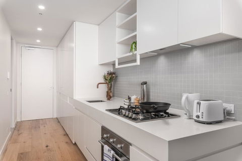 Domi Serviced Apartments - Australia Shopping 1