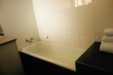 Dorset Gardens Hotel - Australia Shopping 2