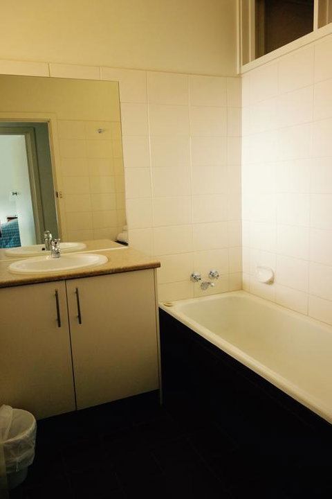 Dorset Gardens Hotel - Australia Shopping 3