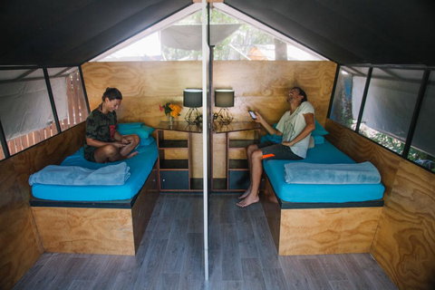 Dougies Backpackers Resort - Australia Shopping 3