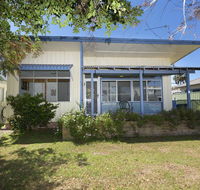 DOUGLAS COTTAGE FORSTER - Australia Shopping