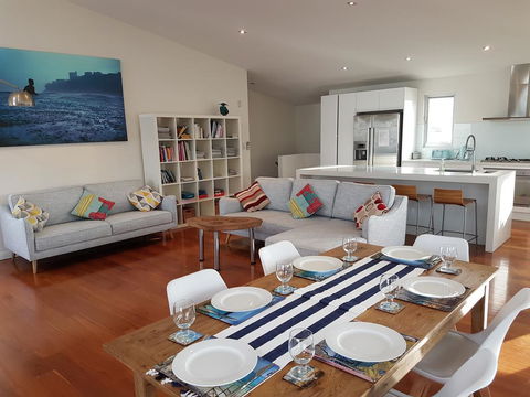 Dream Catcher Beach House - Shellharbour - Local Tourism 0