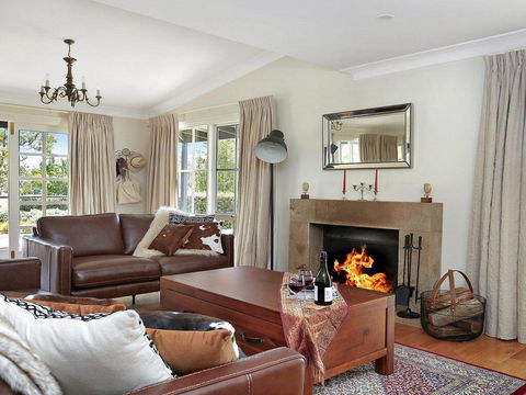 Duncraig House - Open Fireplace, Spa, Pet Friendly - Australia Shopping 1