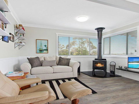 Dunkarein - 600m To Bosom Beach - Accommodation Australia 2