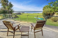 Eagle Point Getaway - Waterfront Serenity