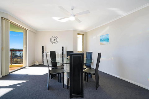 Eagle Wings - The Entrance, NSW - Local Tourism 3