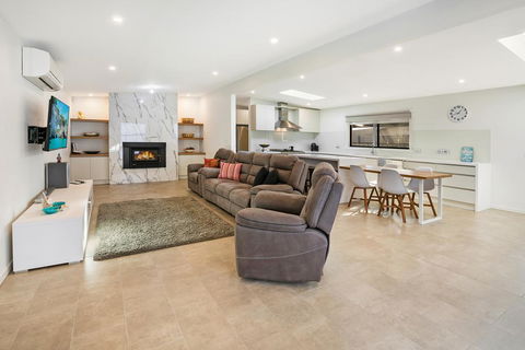 Easy Living Bayside Accommodation - Australia Shopping 1