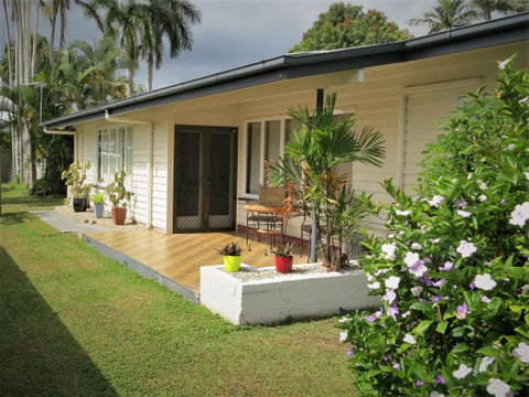 Edge Hill Clean & Green Cairns, 7 Minutes From The Airport, 7 Minutes To Cairns CBD & Reef Fleet Terminal - Accommodation Australia 2
