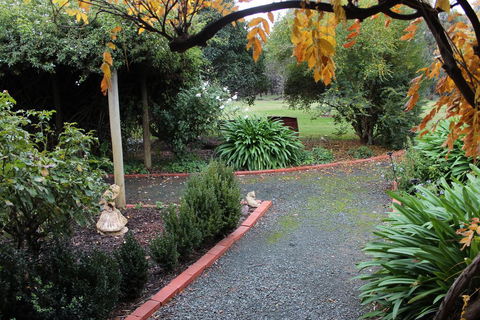 Elinike Guest Cottages - Local Tourism 2