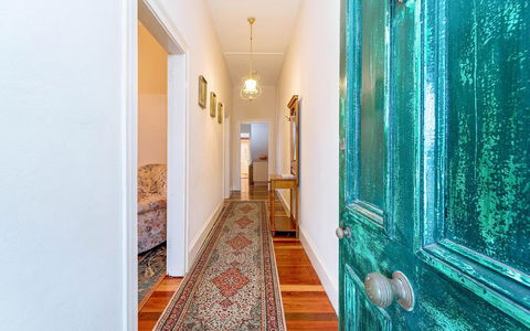 Eliza 1875 Red Brick Duplex Townhouse - Accommodation Australia 1