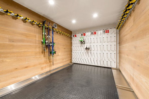 Elk At Falls - Australia Shopping 2