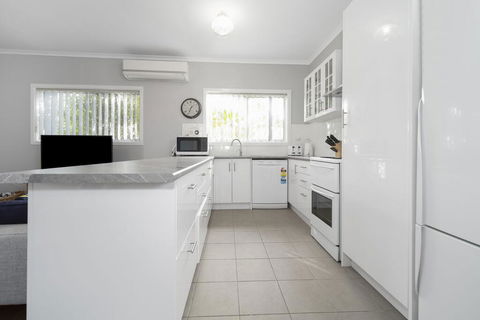 Eloora House, Blue Bay - Australia Shopping 2