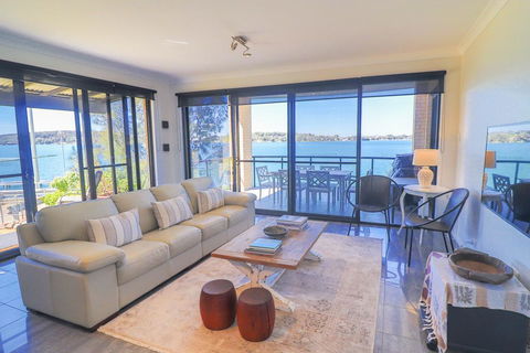 Elysium Lakehouse - Accommodation Australia 3