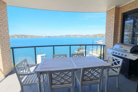 Elysium Lakehouse - Accommodation Australia 1