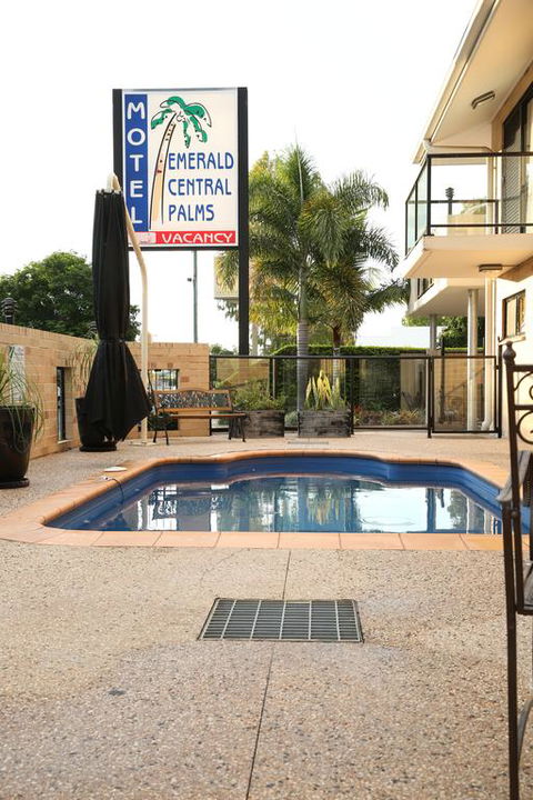 Emerald Central Palms Motel - Australia Shopping 3