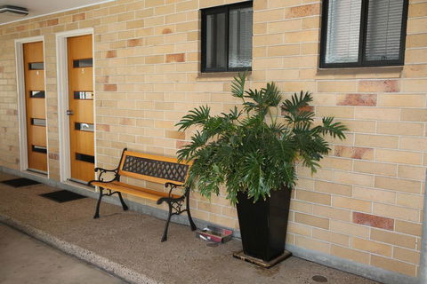 Emerald Central Palms Motel - Australia Shopping 2
