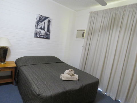 Emerald Gardens Motel & Apartments - Australia Shopping 3