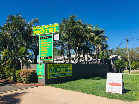 Emerald Highlands Motel - Australia Shopping 0