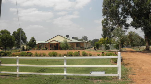 Enderslie House Bed & Breakfast - Australia Shopping 1